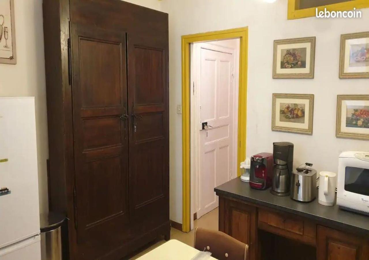 Grand Appartement De Charme Avec Parking Prive Florac Exterior photo